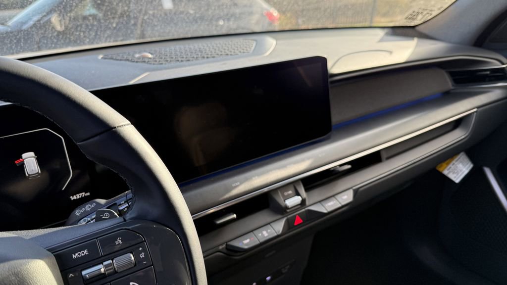 Used 2024 Kia EV9 Land image 5