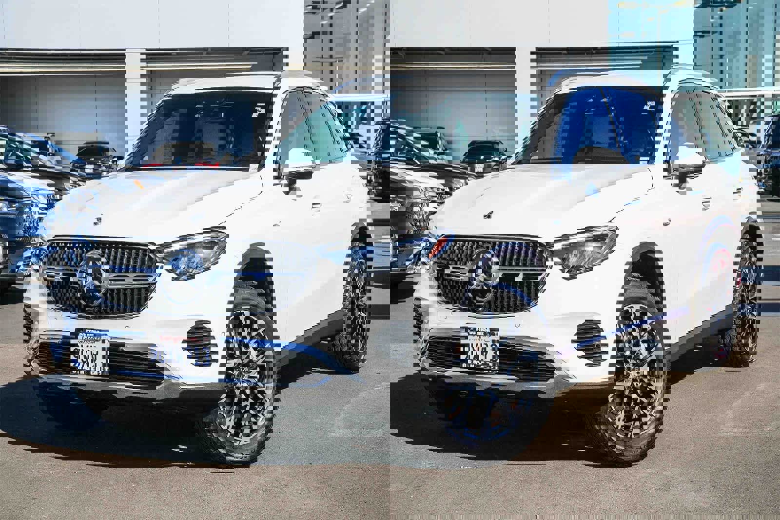 Used 2025 Mercedes-Benz GLC 350e 4MATIC image 1