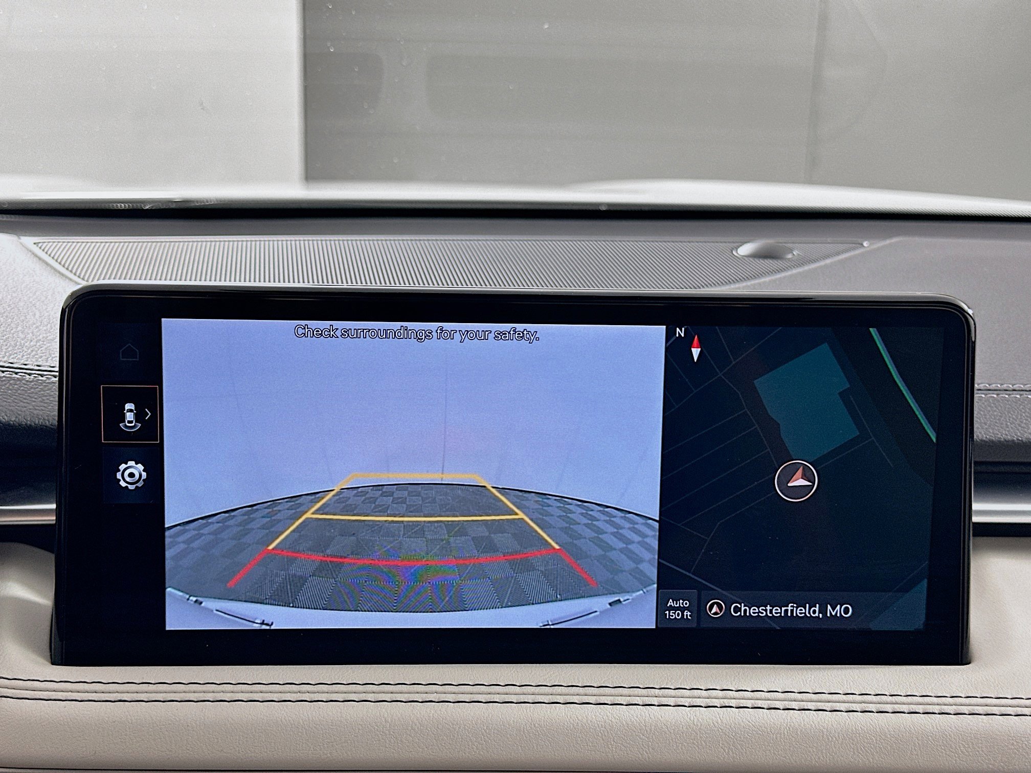 Used 2025 Genesis G70 2.5T image 23