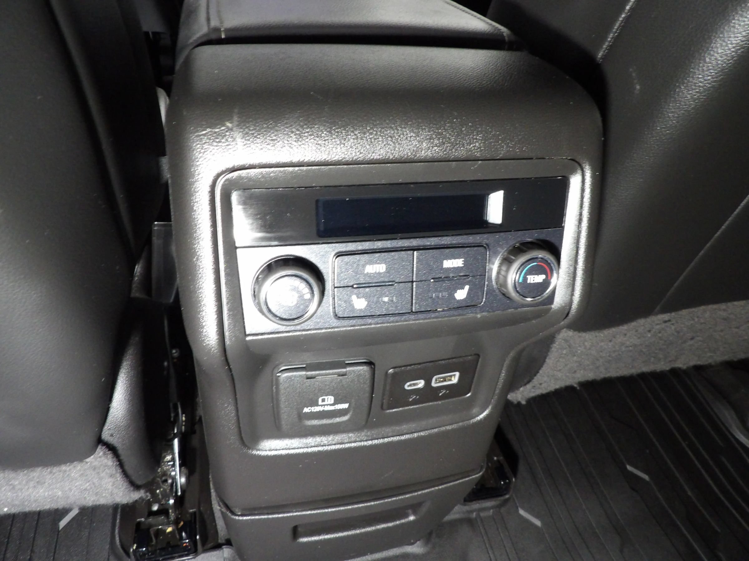 Used 2022 GMC Acadia SLT w/ Preferred Package AWD/4WD image 18