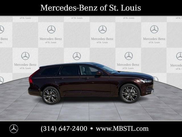 Used 2017 Volvo V90 T6 Cross Country image 2