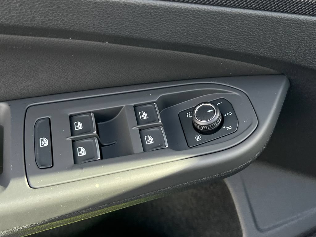 New 2026 Volkswagen GTI SE FWD image 27