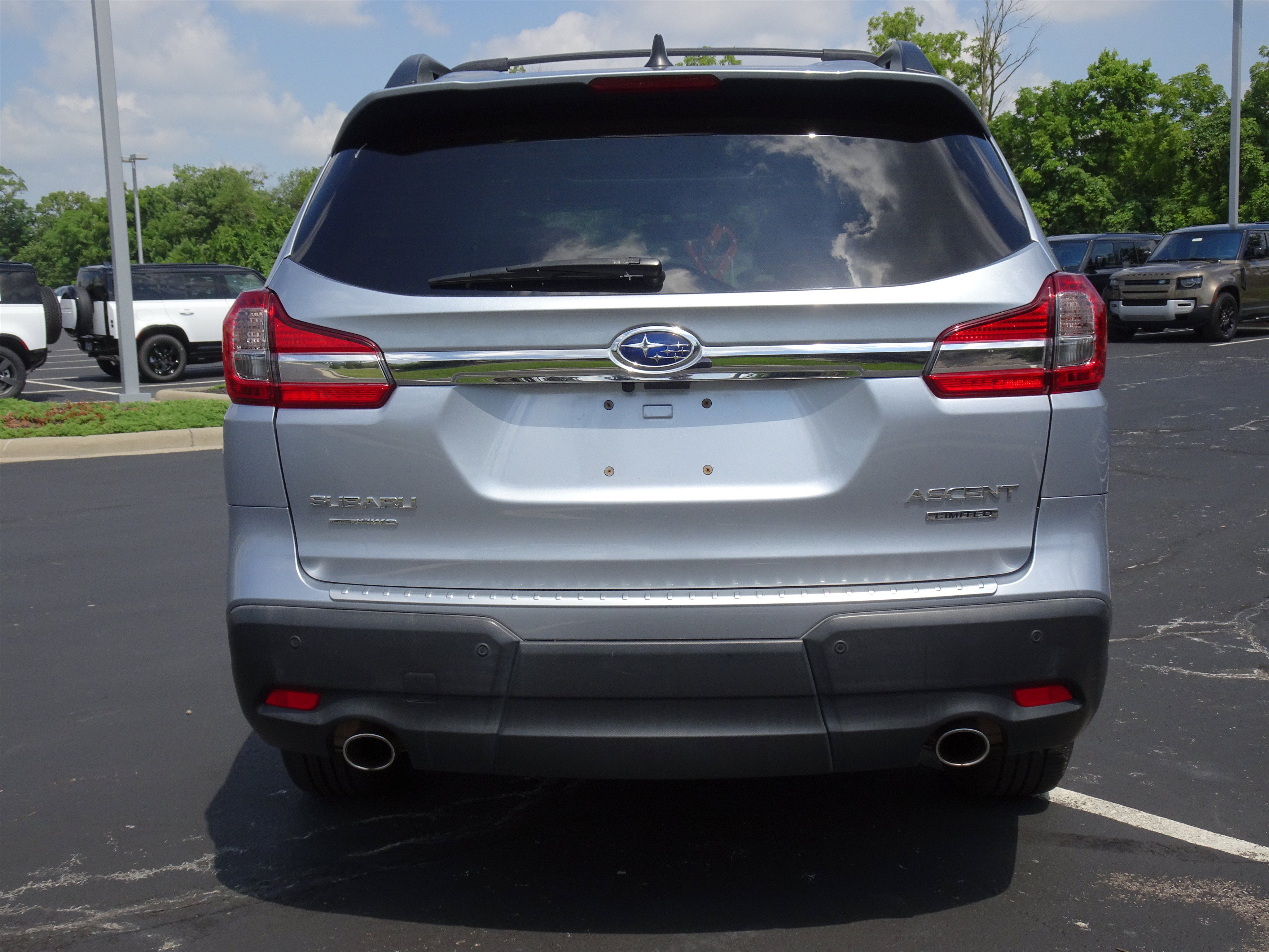 Used 2020 Subaru Ascent Limited w/ Technology Package AWD/4WD image 9