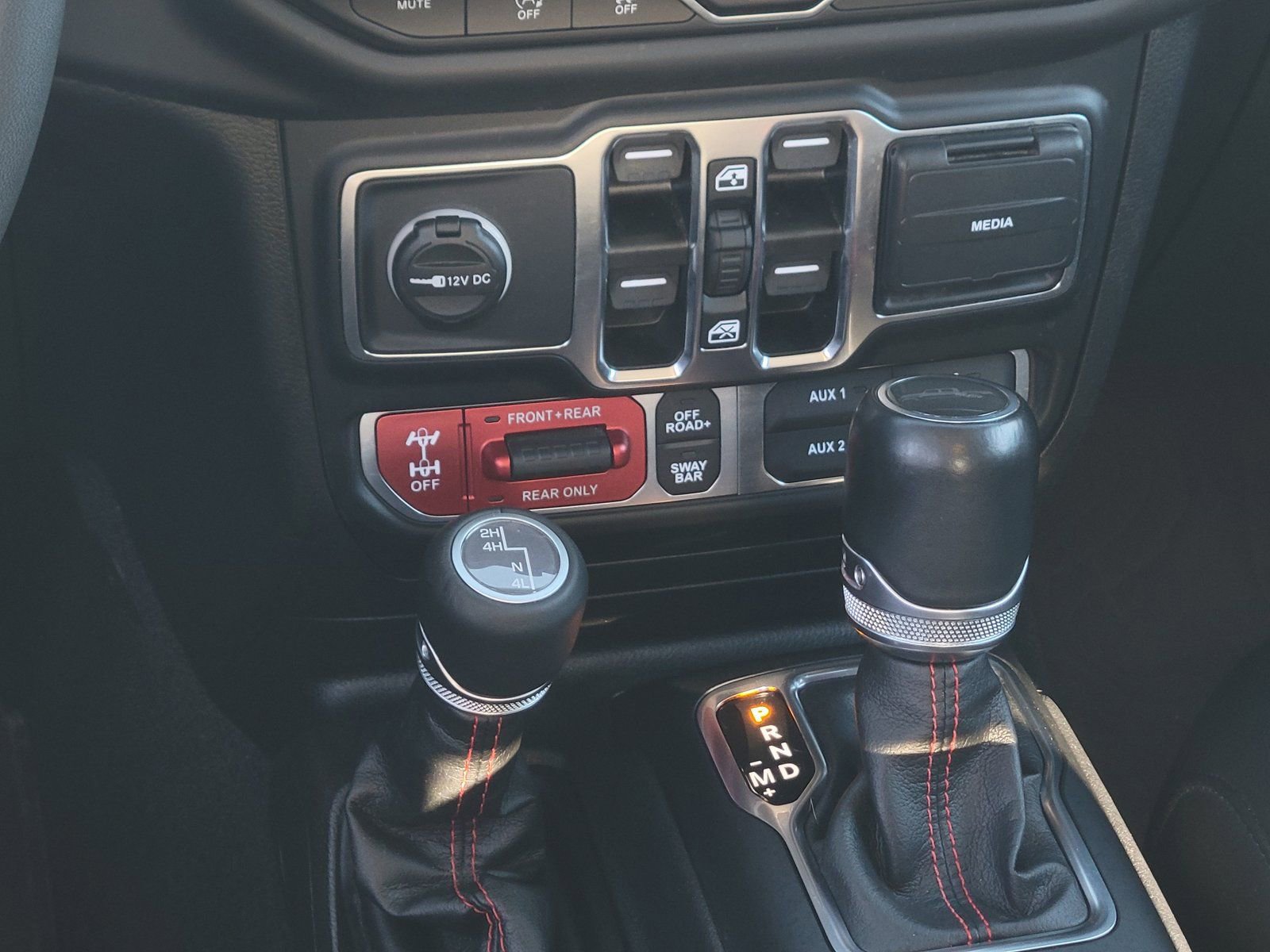 Used 2023 Jeep Gladiator Rubicon w/ LED Lighting Group image 12