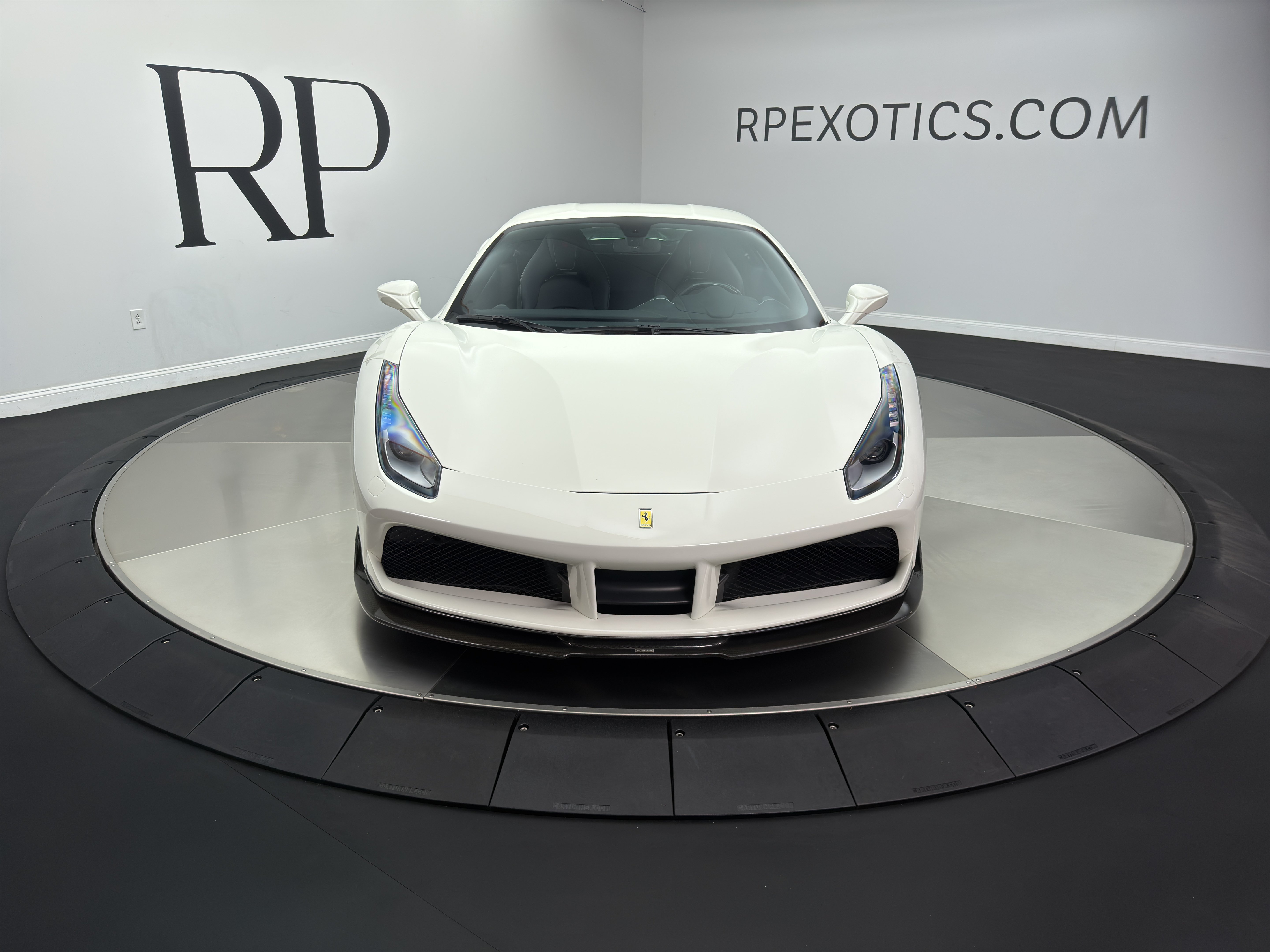 Used 2019 Ferrari 488 GTB RWD image 17