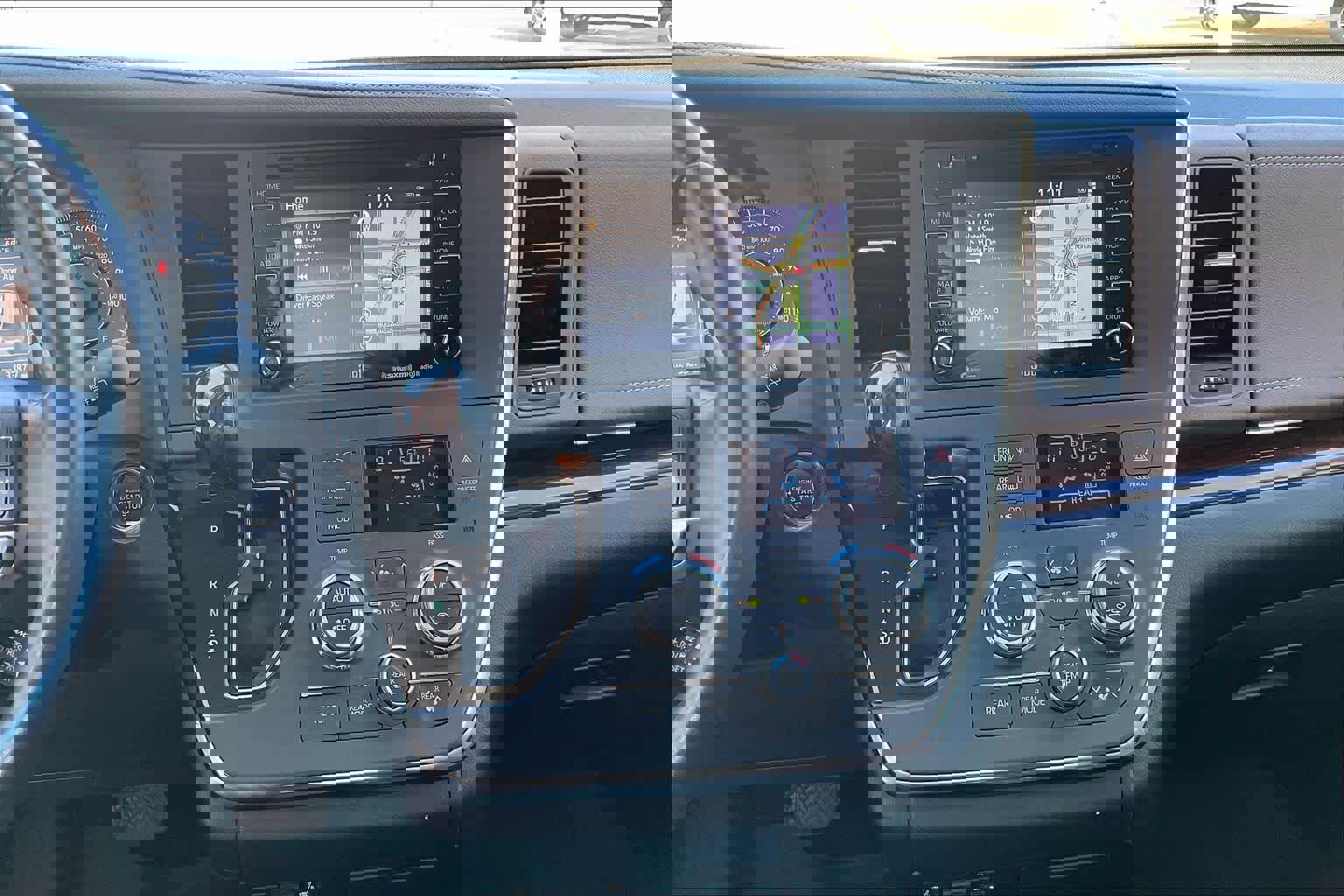 Used 2018 Toyota Sienna Limited Premium image 7