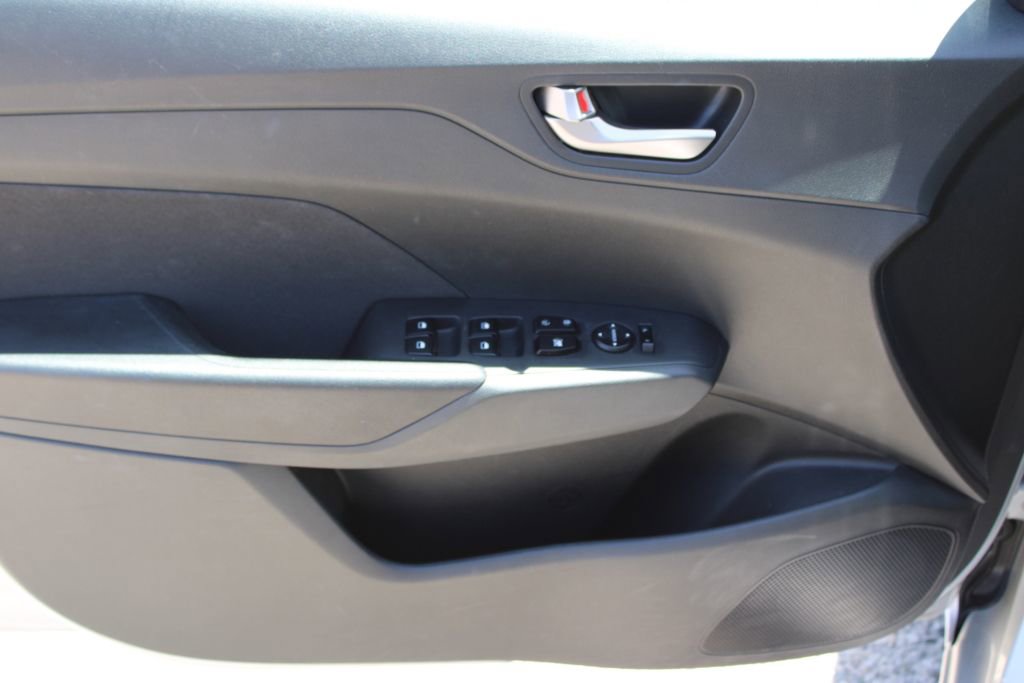 Used 2022 Hyundai Accent SE FWD image 28