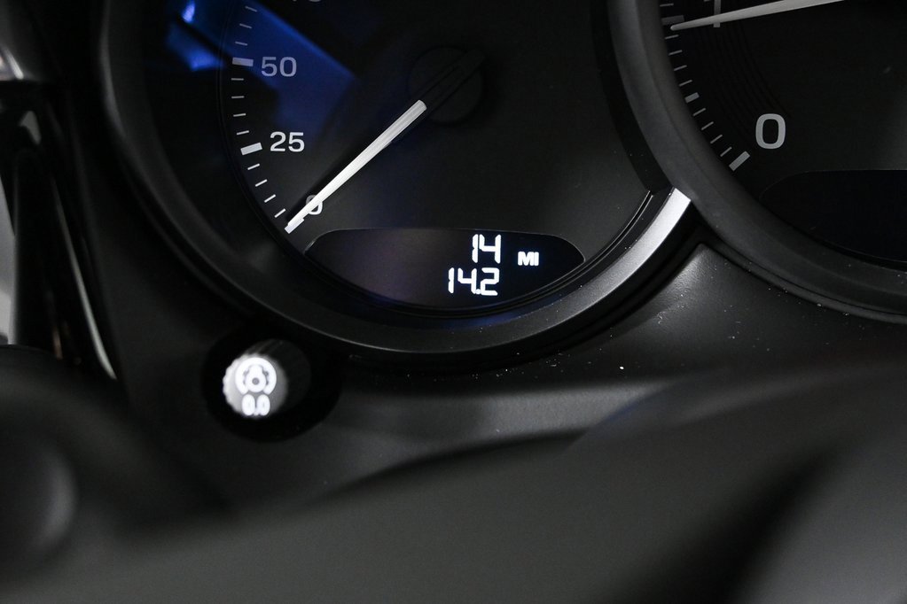 New 2025 Porsche Macan image 12