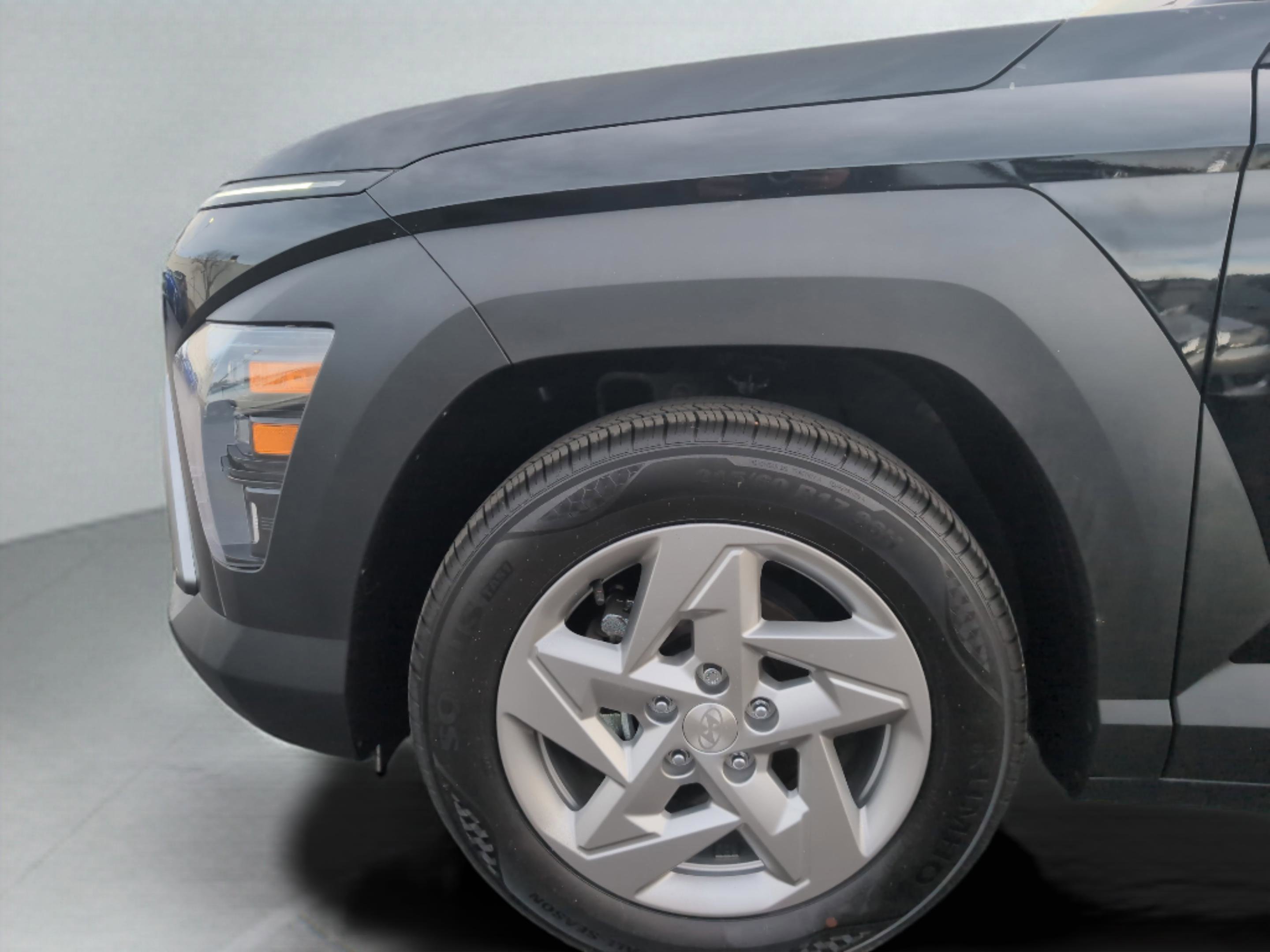 Used 2025 Hyundai Kona SE image 28