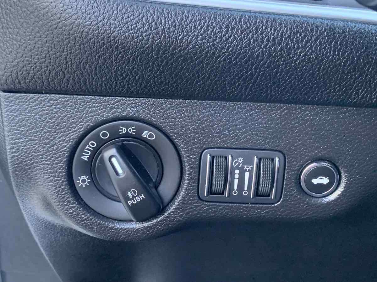 Used 2022 Dodge Challenger GT image 14