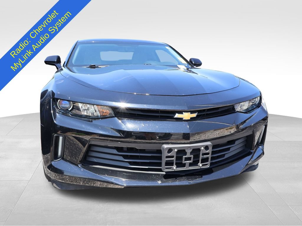 Used 2017 Chevrolet Camaro LT RWD image 7