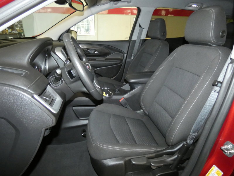 Used 2024 GMC Terrain SLE image 9