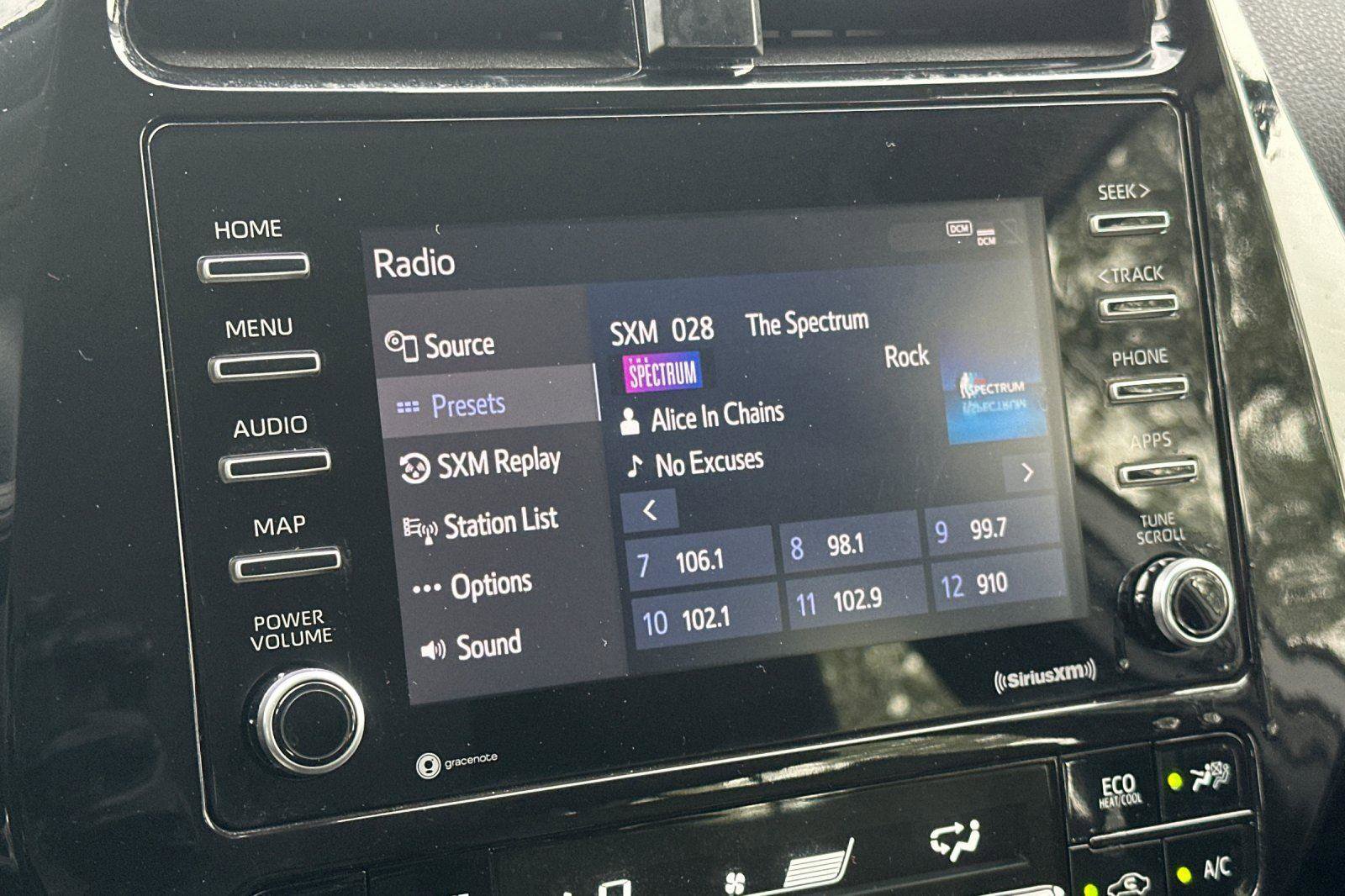 Used 2021 Toyota Prius LE image 18