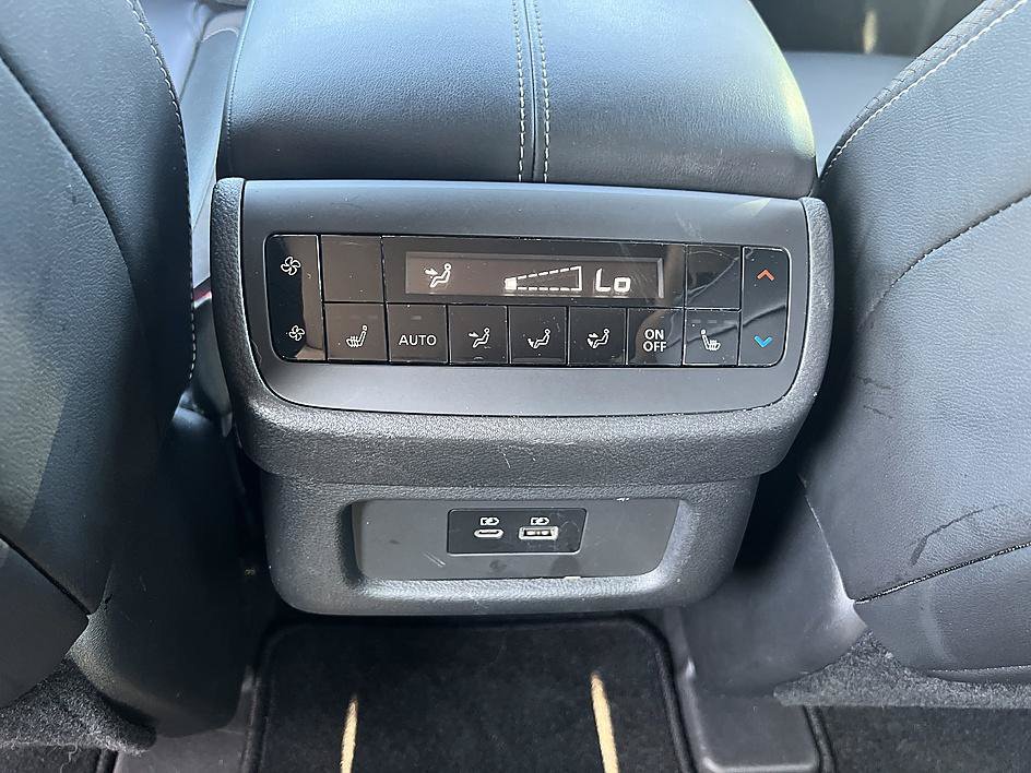 Used 2022 Nissan Pathfinder SL w/ SL Premium Package FWD image 31