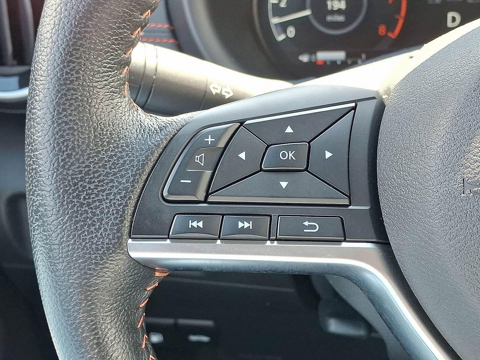 Certified 2023 Nissan Kicks SR w/ SR Premium Package FWD image 23