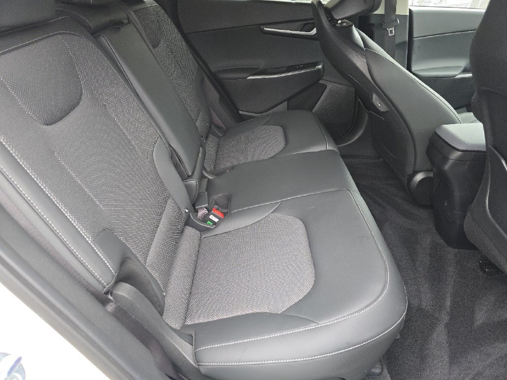 Used 2024 Kia EV6 Light RWD image 17