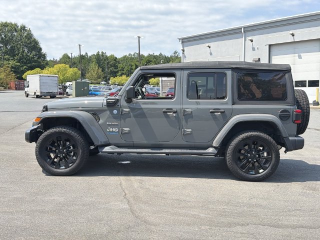 Used 2022 Jeep Wrangler Unlimited Sahara AWD/4WD image 10