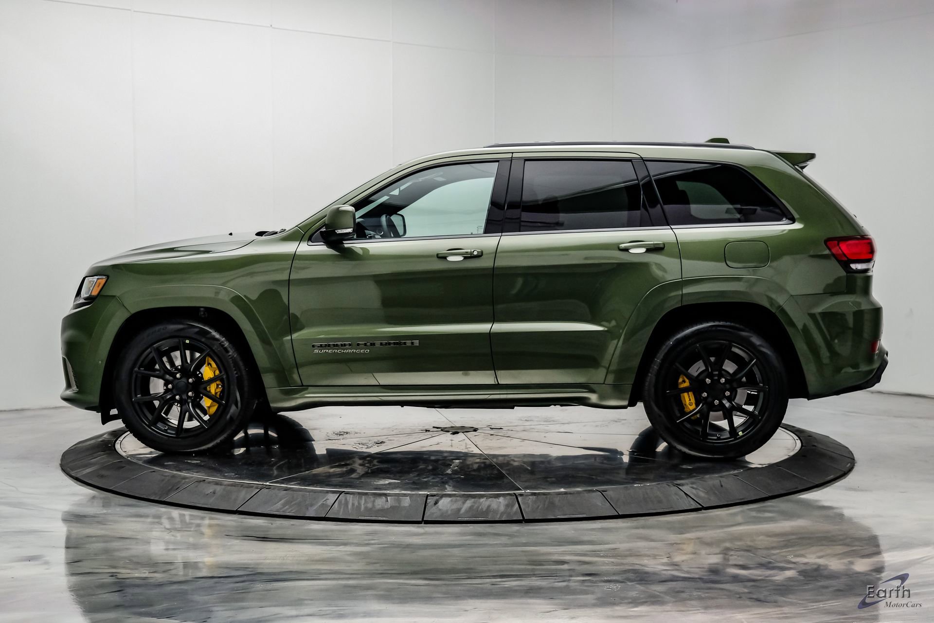 Used 2021 Jeep Grand Cherokee Trackhawk w/ Trailer Tow Group IV AWD/4WD image 8