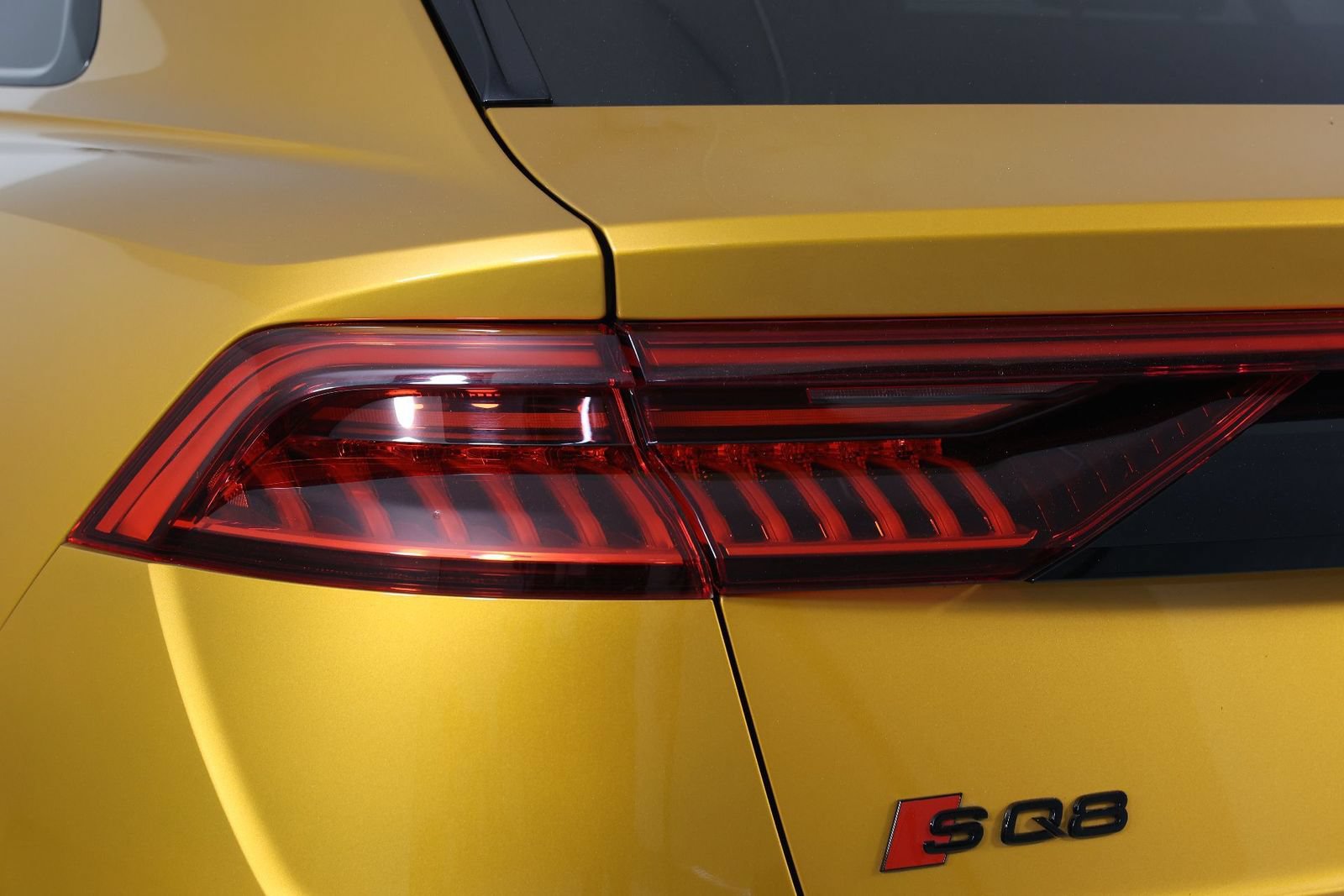 Used 2022 Audi SQ8 Prestige AWD/4WD image 14