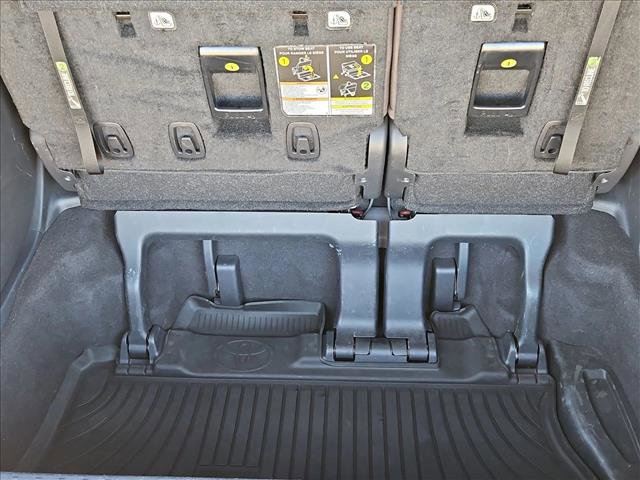 Used 2024 Toyota Sienna Platinum image 6