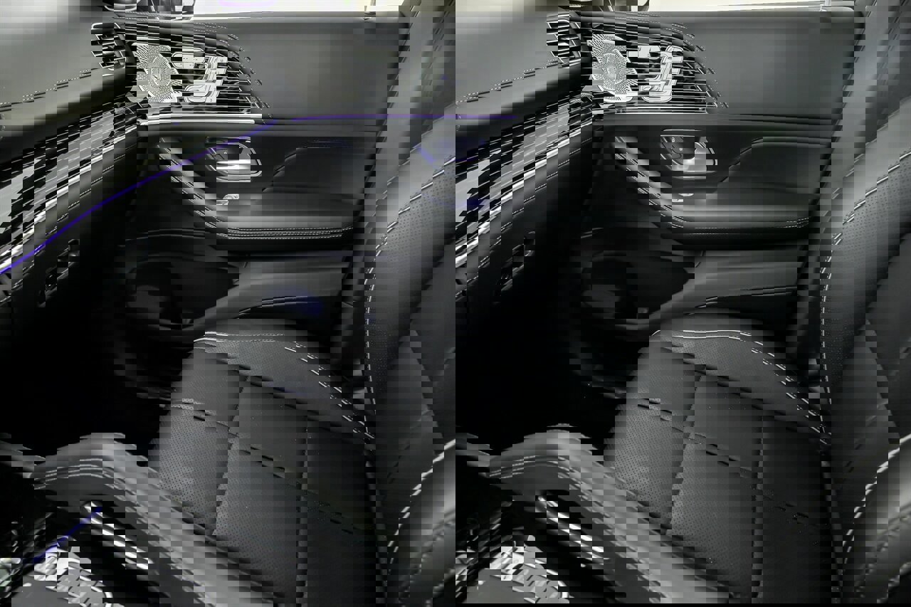 Used 2023 Mercedes-Benz Maybach GLS 600 4MATIC image 41