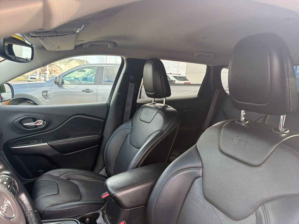 Used 2019 Jeep Cherokee Limited image 7