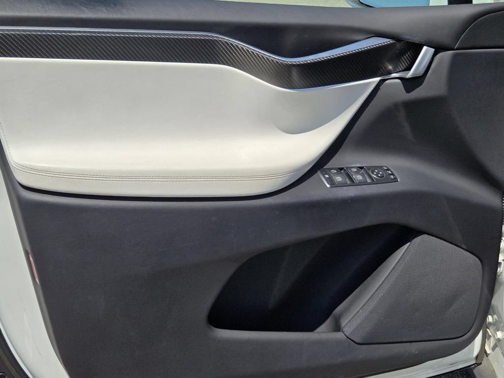 Used 2017 Tesla Model X 75D AWD/4WD image 16