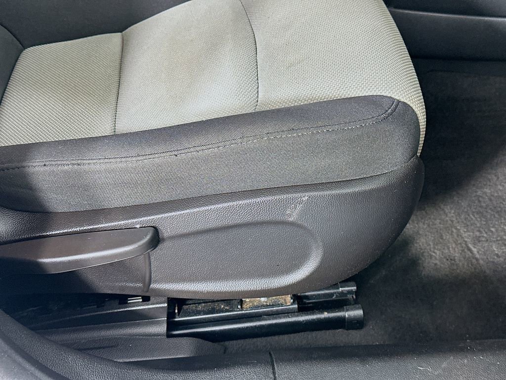 Used 2014 Chevrolet Cruze LS image 21