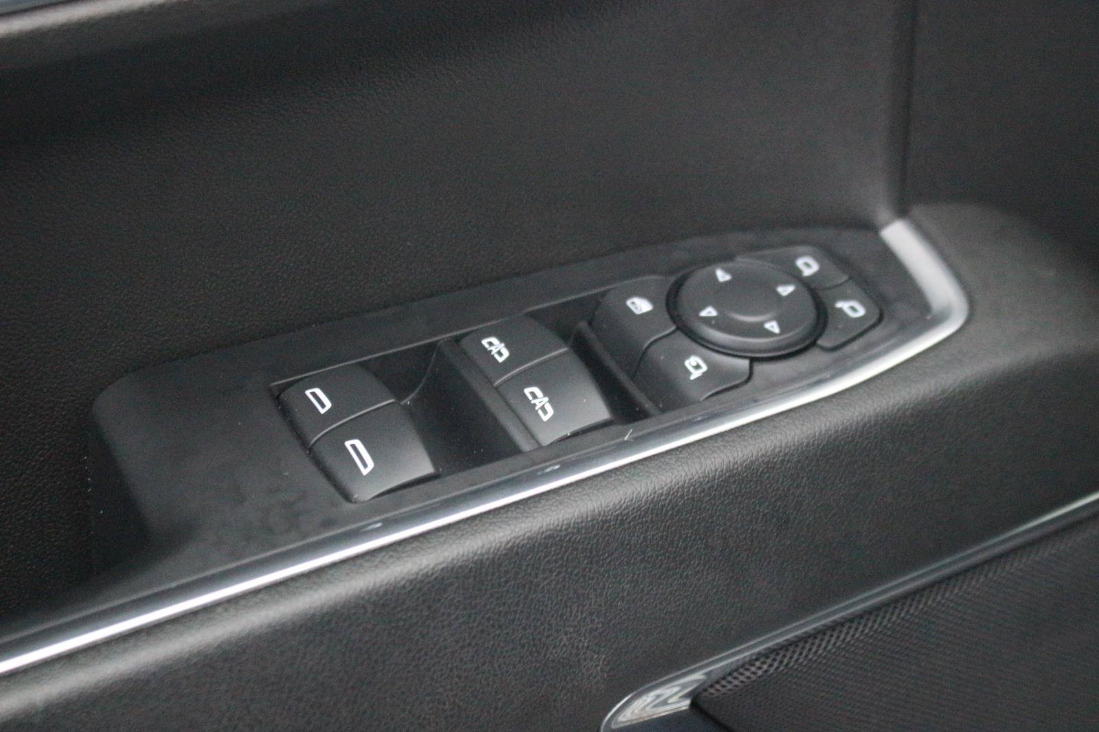 Used 2023 GMC Sierra 1500 SLT image 17