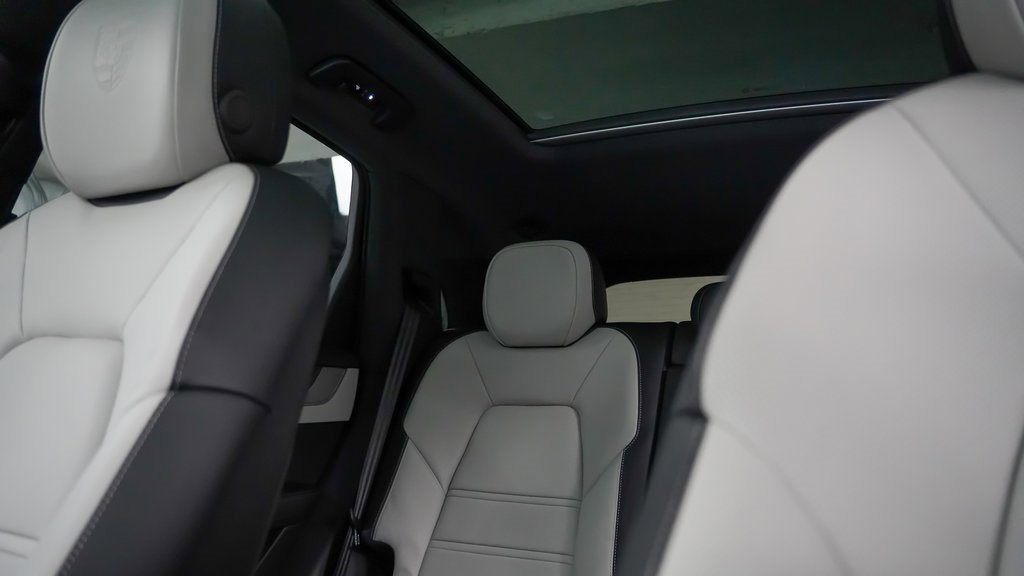 New 2026 Porsche Cayenne image 35