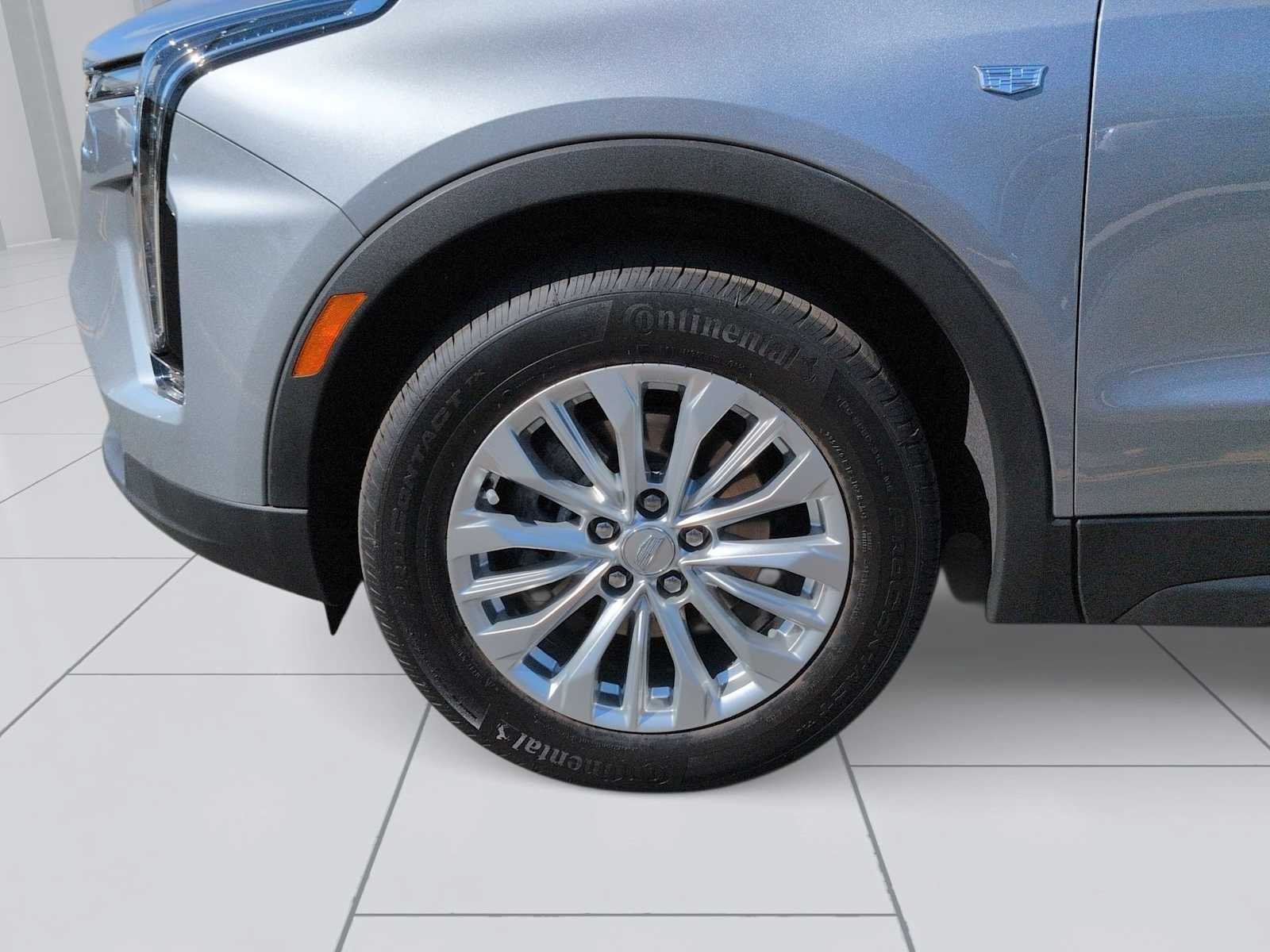 Certified 2024 Cadillac XT4 Luxury FWD image 28
