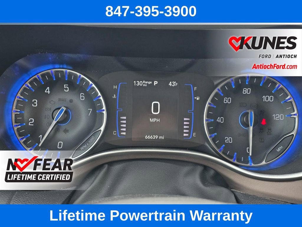 Used 2022 Chrysler Voyager LX image 53