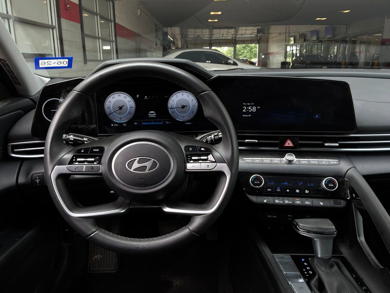 Used 2025 Hyundai Elantra SEL FWD image 13