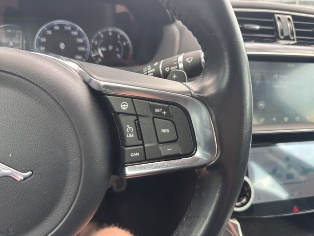 Used 2019 Jaguar XE Prestige image 22