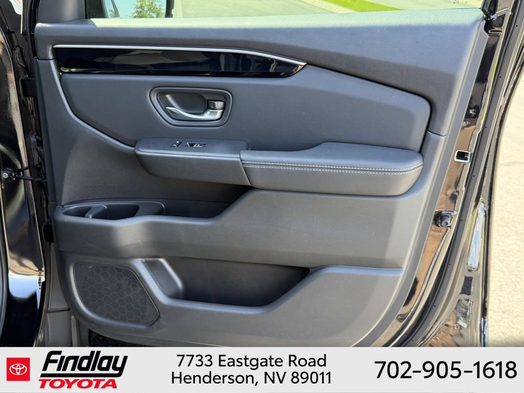Used 2025 Honda Pilot Touring image 16