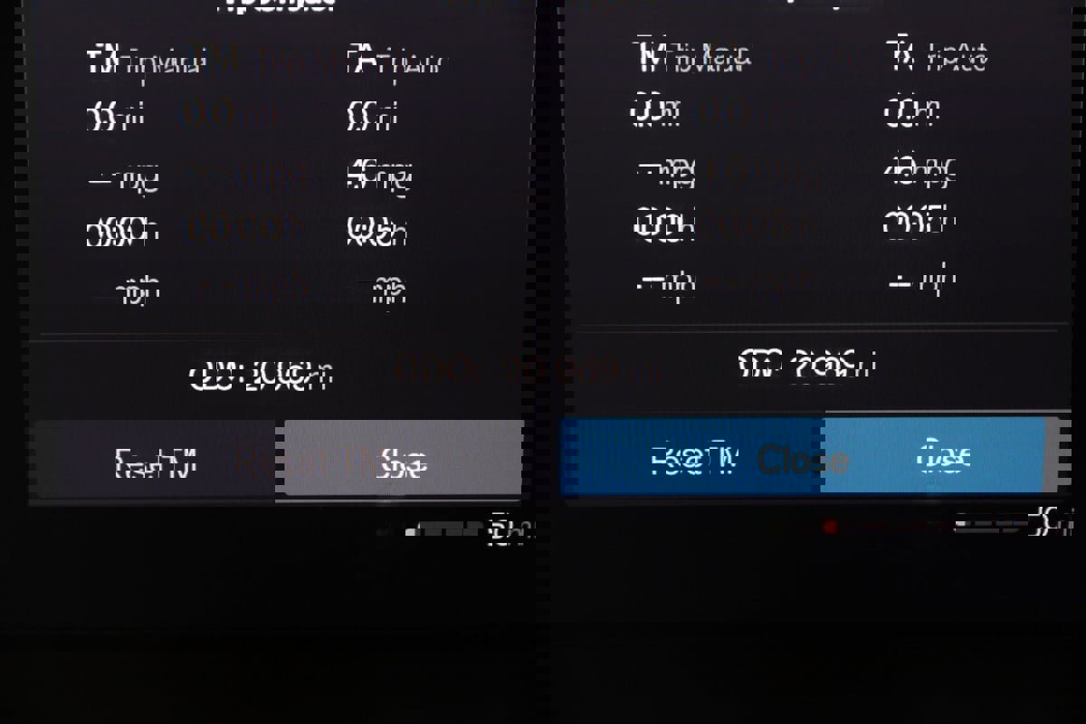 Used 2022 Volvo XC60 B5 Momentum image 38