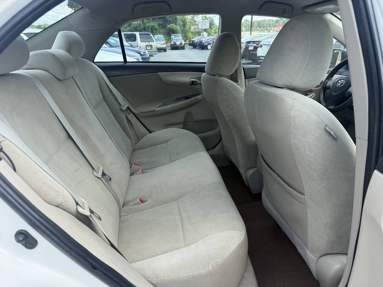 Used 2012 Toyota Corolla LE FWD image 12