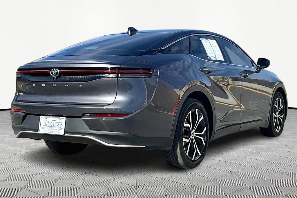 Used 2023 Toyota Crown XLE image 2