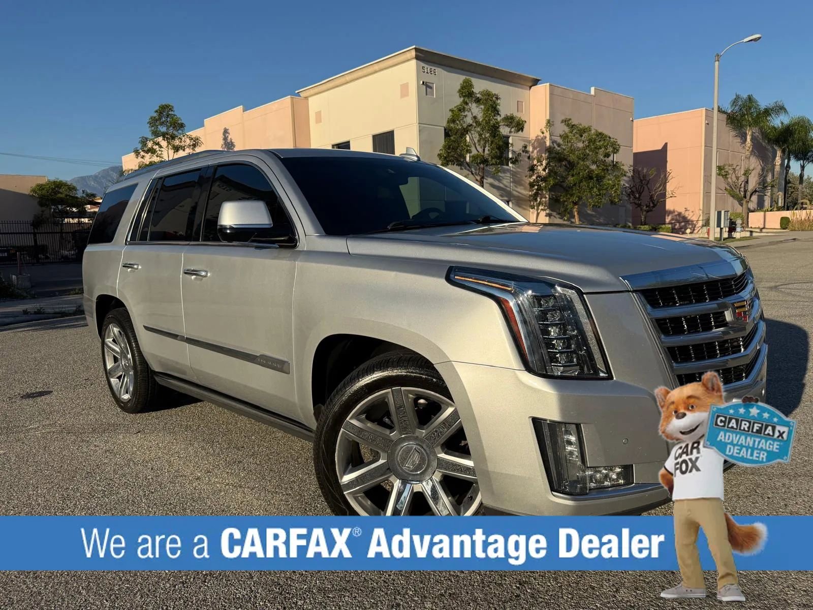 Used 2016 Cadillac Escalade Premium RWD image 2