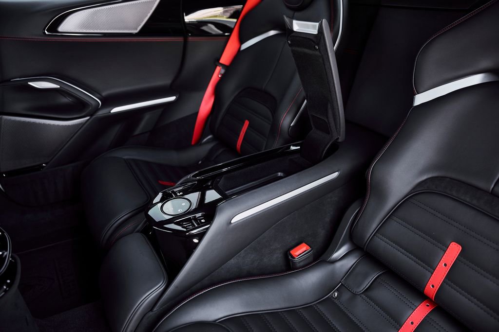 Used 2025 Ferrari Purosangue AWD/4WD image 63