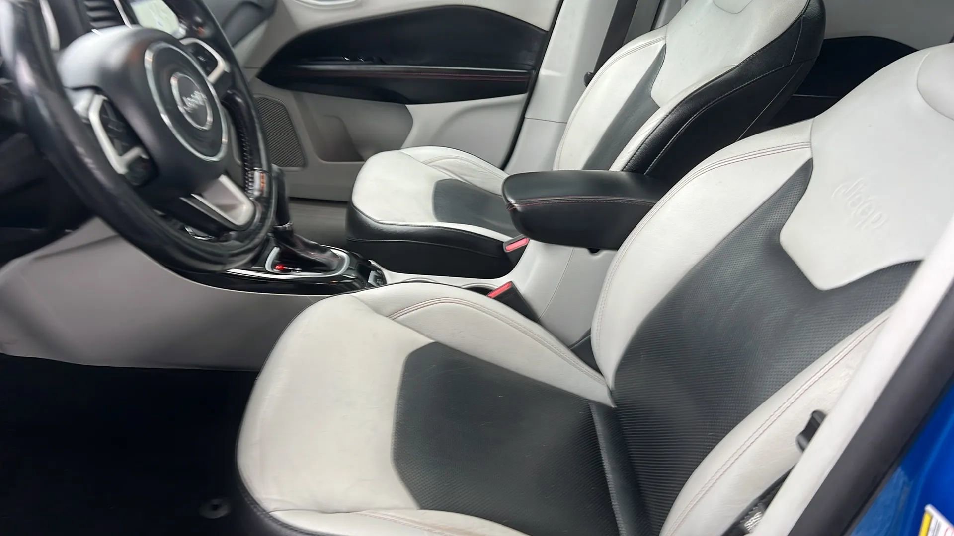 Used 2018 Jeep Compass Limited w/ Navigation Group image 25