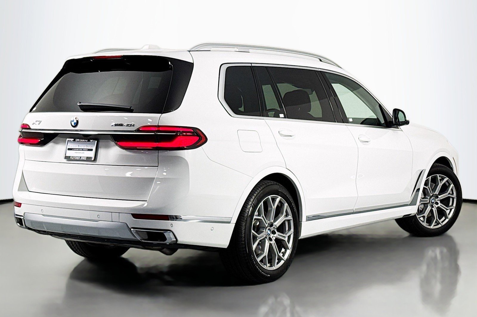 Used 2024 BMW X7 xDrive40i w/ Executive Package image 13