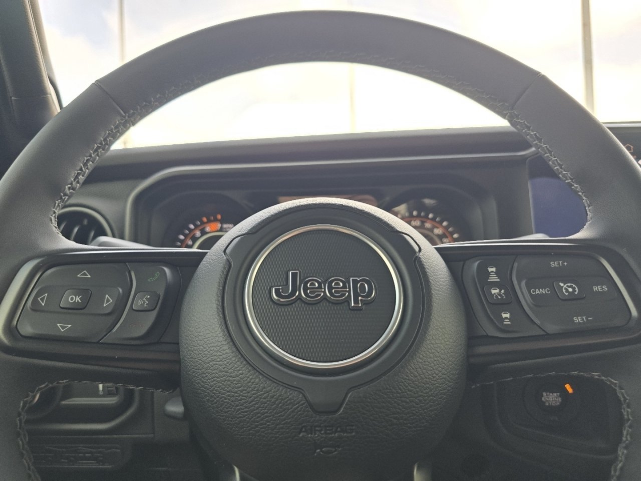 Used 2025 Jeep Wrangler Unlimited Rubicon AWD/4WD image 27