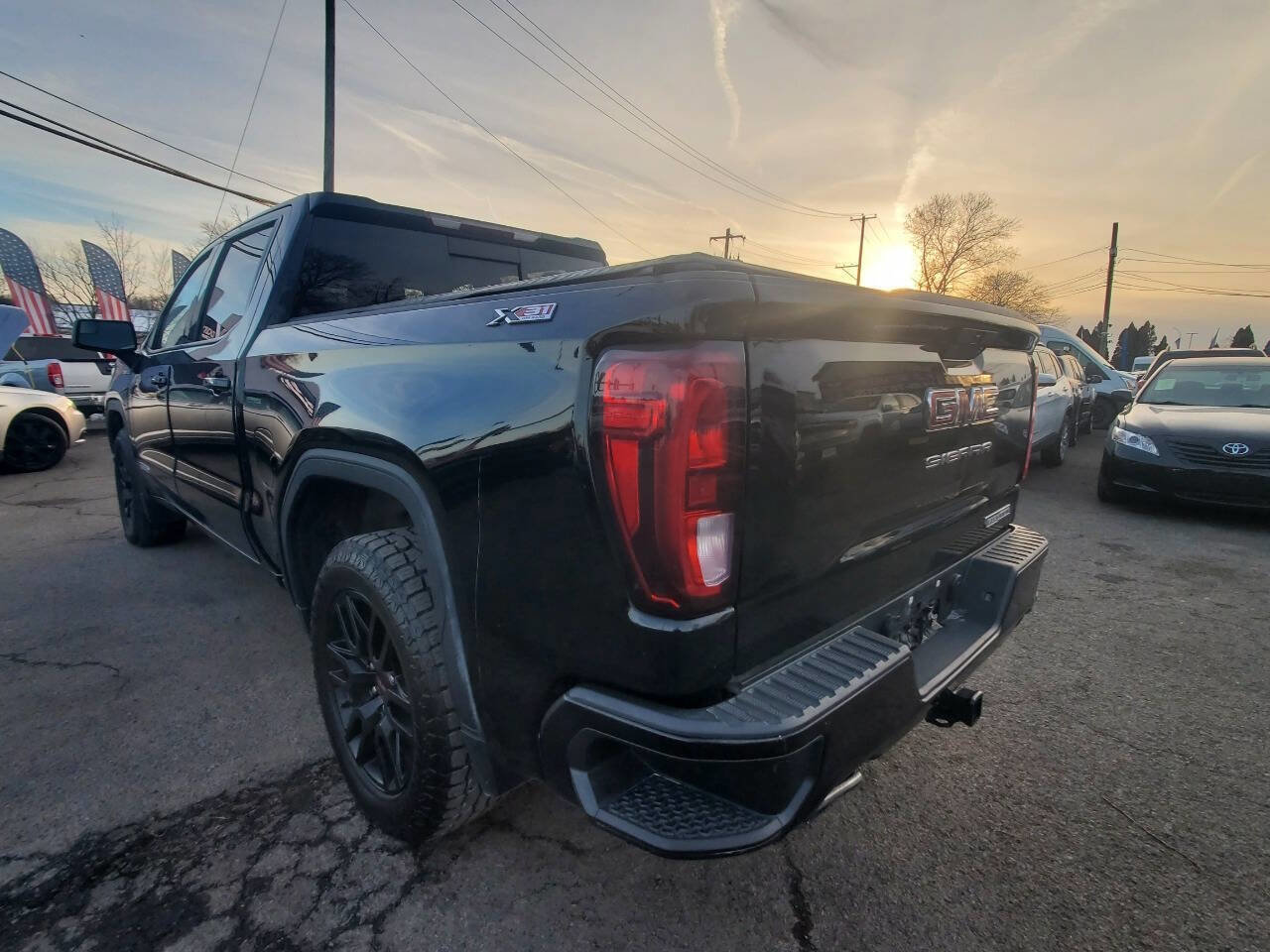 Used 2020 GMC Sierra 1500 Elevation w/ Elevation Value Package AWD/4WD image 3