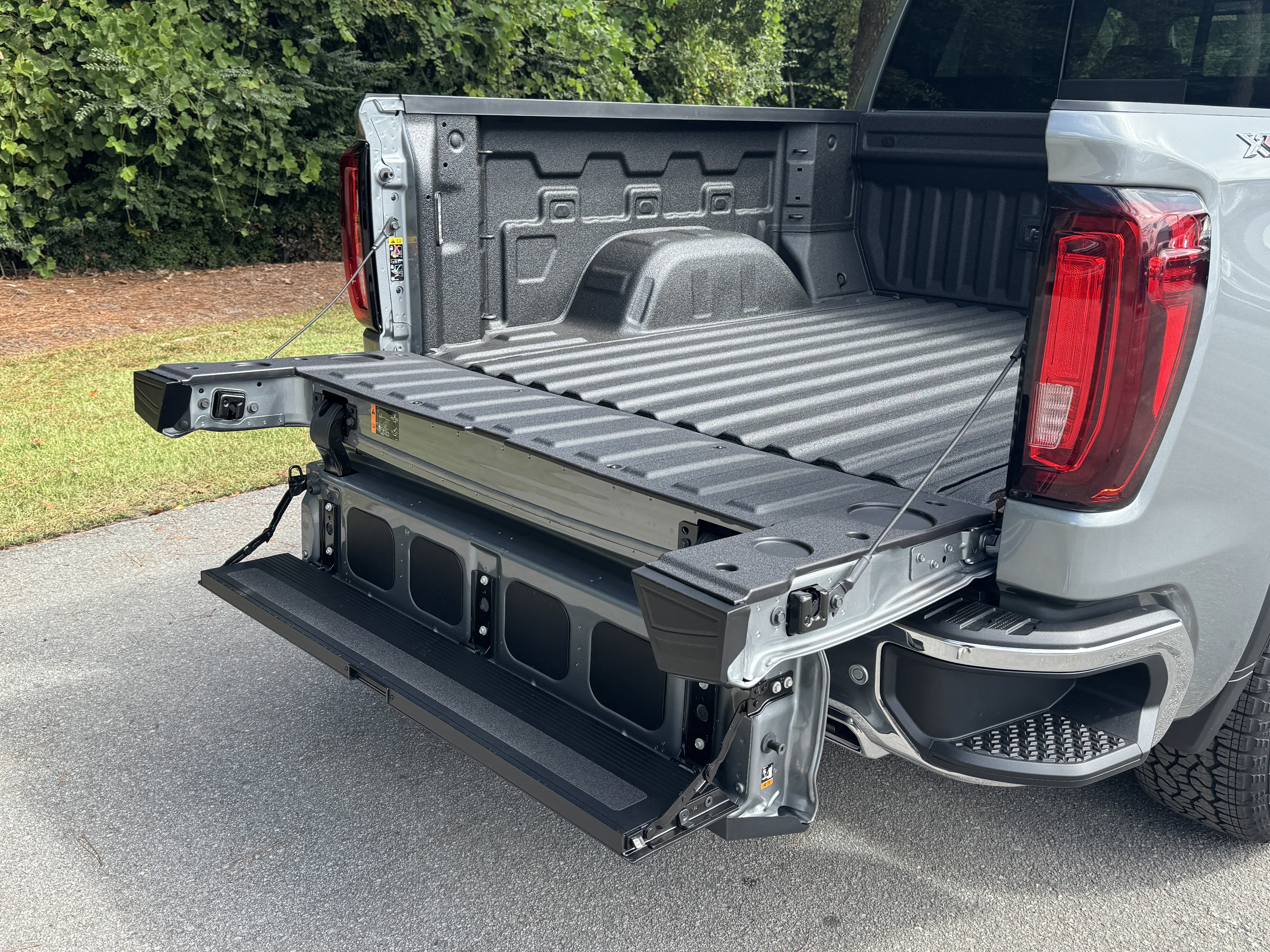 New 2026 GMC Sierra 1500 SLT w/ SLT Premium Plus Package image 10