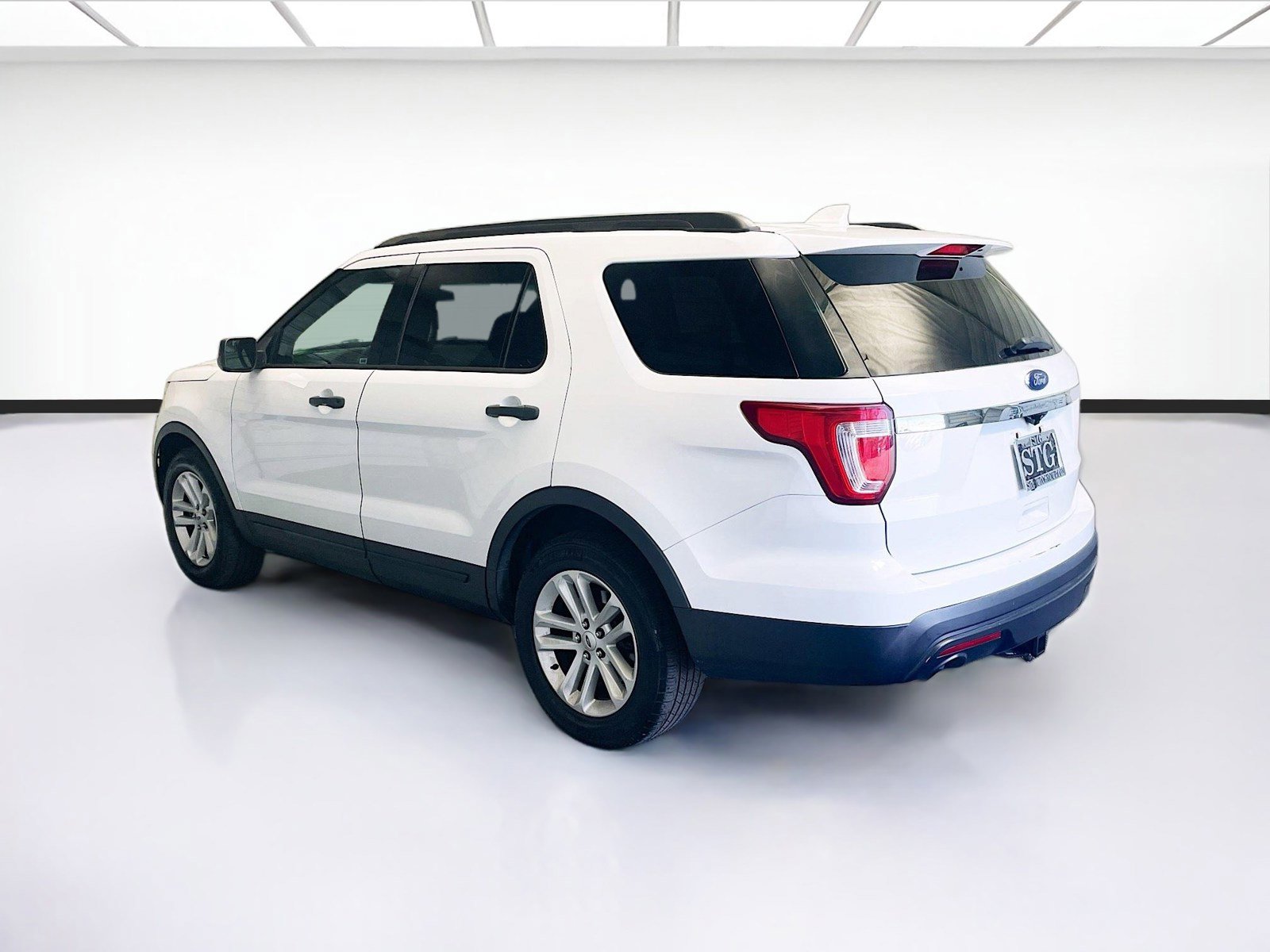 Used 2016 Ford Explorer FWD image 6