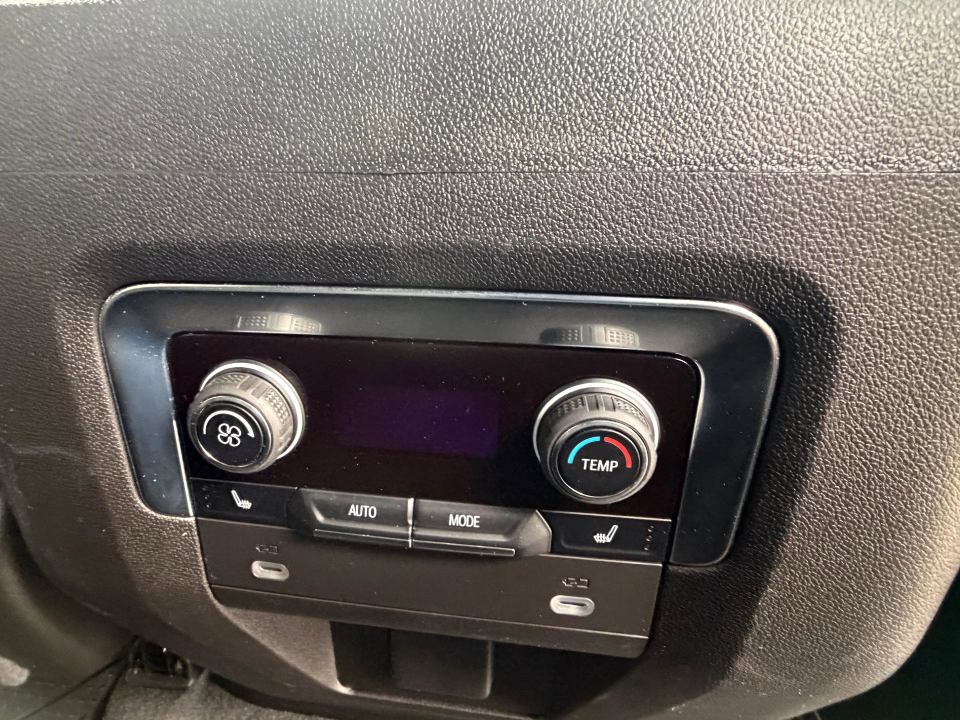 Used 2024 Chevrolet Suburban RST w/ Luxury Package image 14