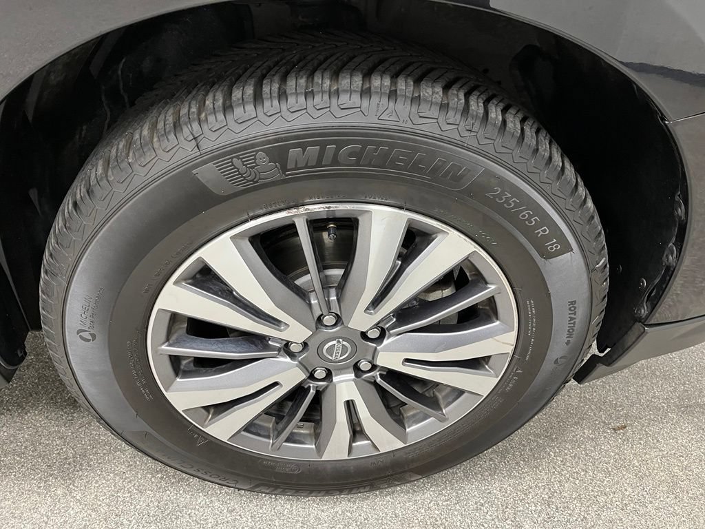 Used 2019 Nissan Pathfinder SL AWD/4WD image 18