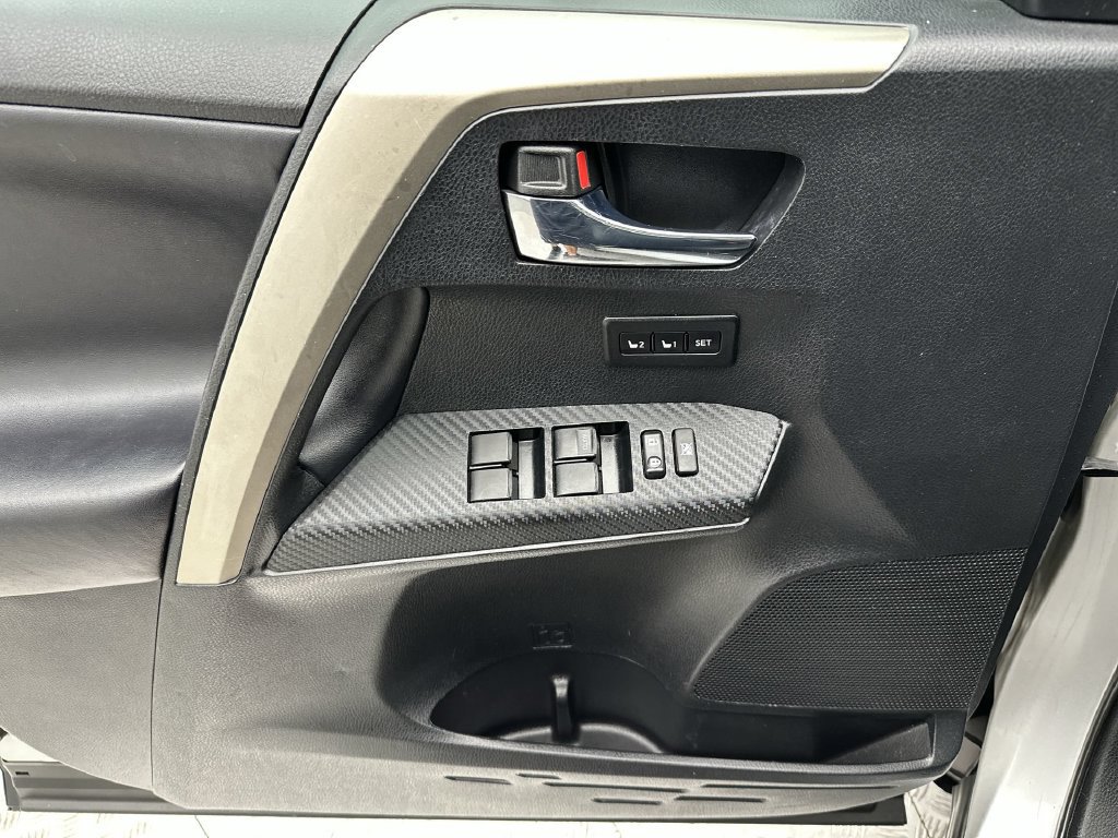 Used 2013 Toyota RAV4 Limited AWD/4WD image 13