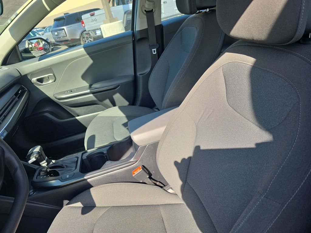 Used 2025 Kia K4 FWD image 9